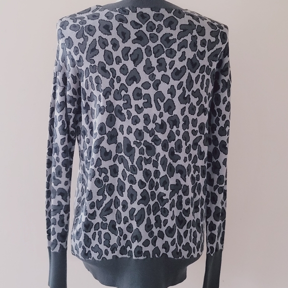 Isaac Mizrahi leopard print sweater size s… - Picture 6 of 9